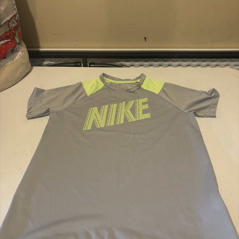 Nike tshirt